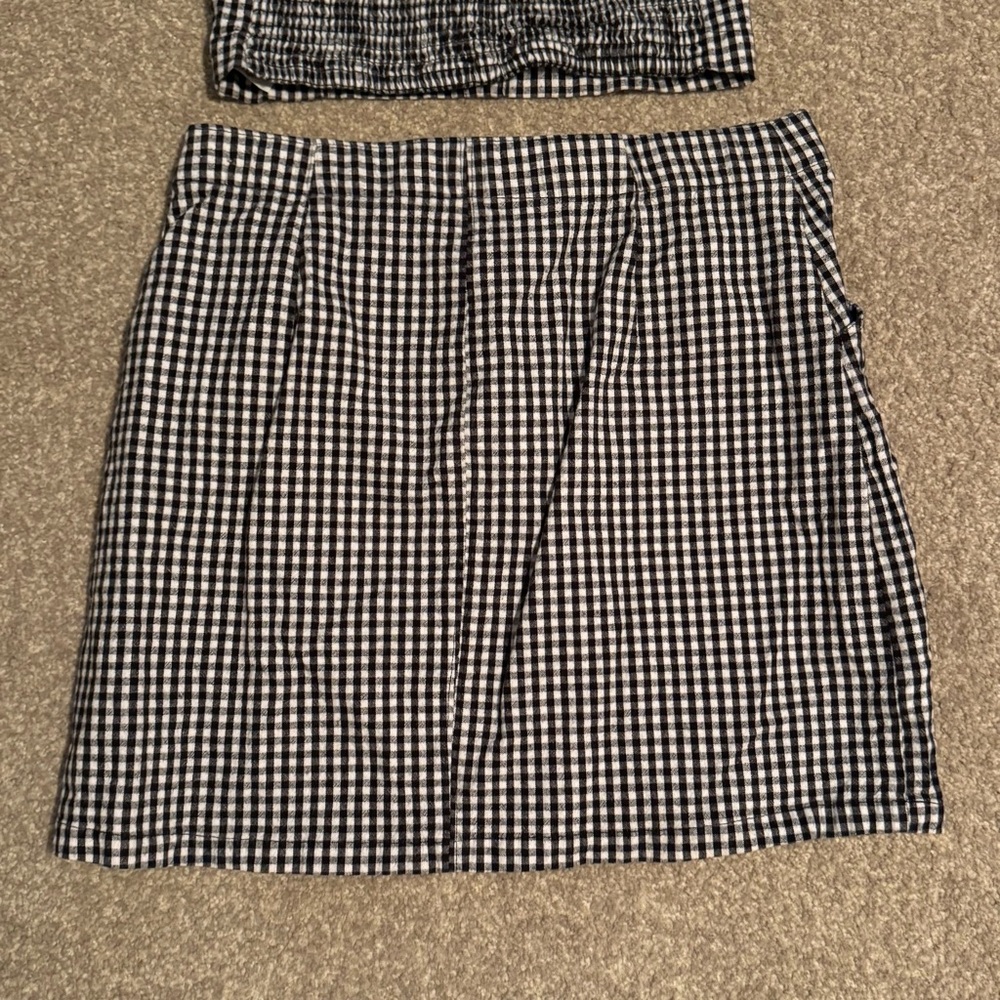 Hollister Black and White Checkered Two-Piece Skirt Set - Picture 10 of 10